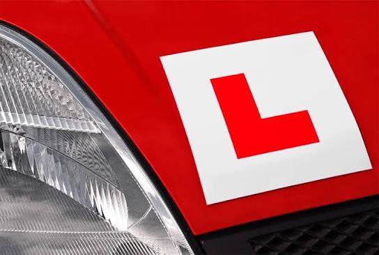 Instructor auto român Londra pregătire pentru condus în UK